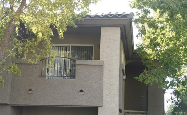 Building Photo - 4400 S Jones Blvd