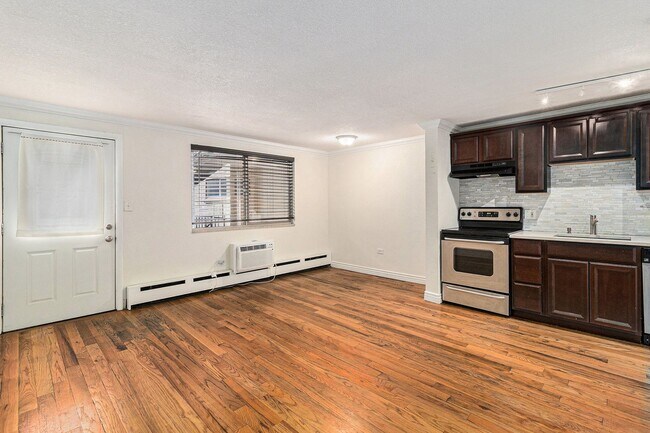 Foto del edificio - 2 Bedroom 1 Bath in the Heart of West Wash...