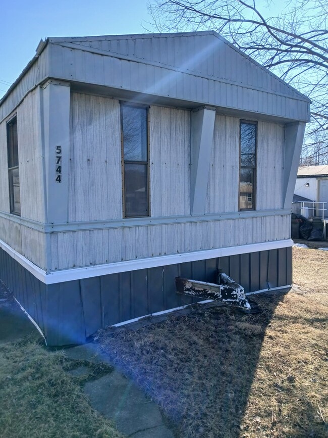 Building Photo - 710 Mill St