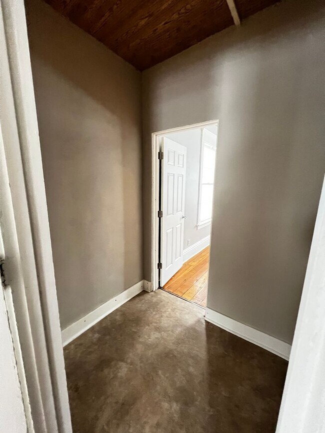 Building Photo - 914 23rd St