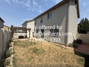 Building Photo - 1075 Stonehaven Dr