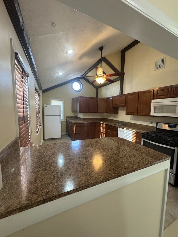 Photo - 127 E Pine St Apartment