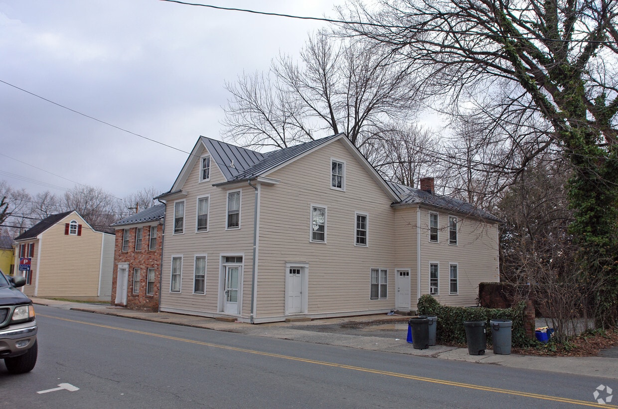 Building Photo - 106 N King St