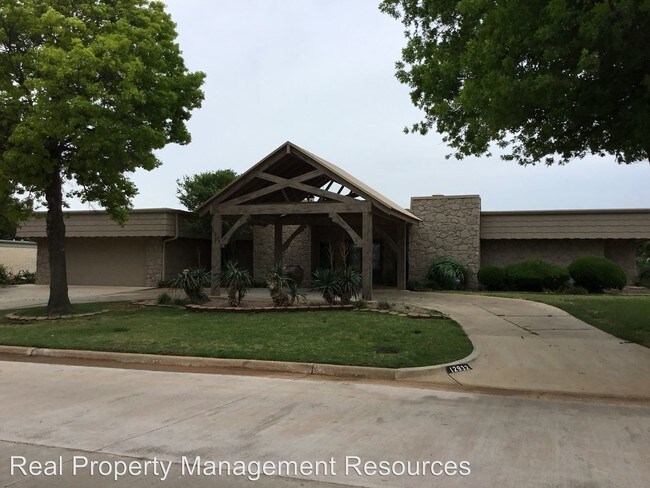 Foto del edificio - 12932 Green Valley Dr