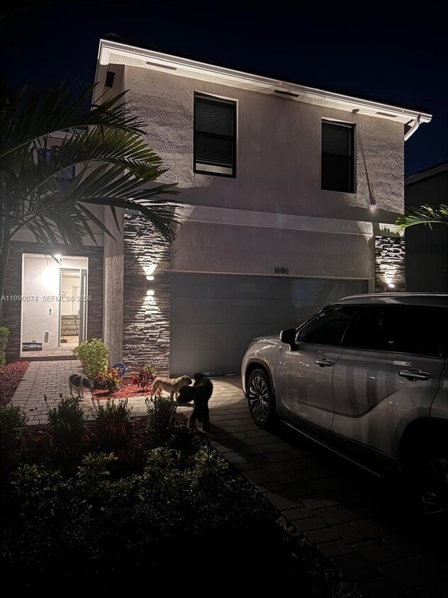 Foto del edificio - 1686 SE 6th St