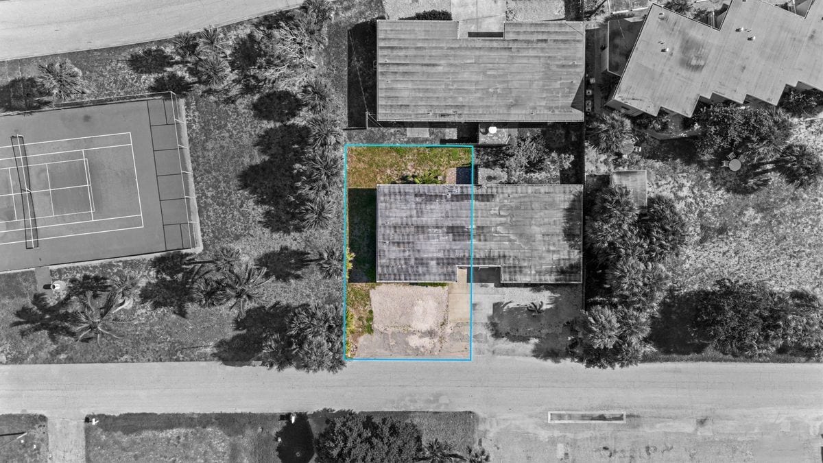 Building Photo - 134 E Alachua Ln