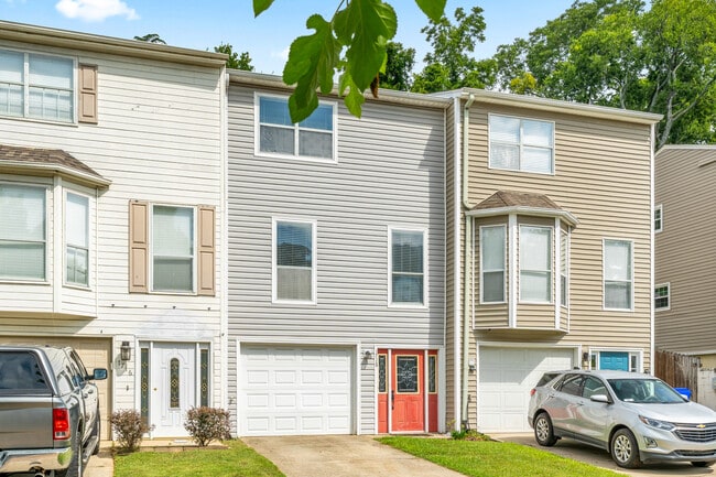 Building Photo - 1718 13th Ct S