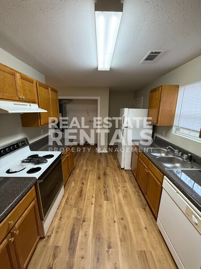 Foto del edificio - 1835 Elwyn Ave