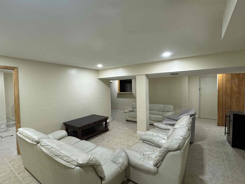 Foto principal - 8304 Adelphi Rd