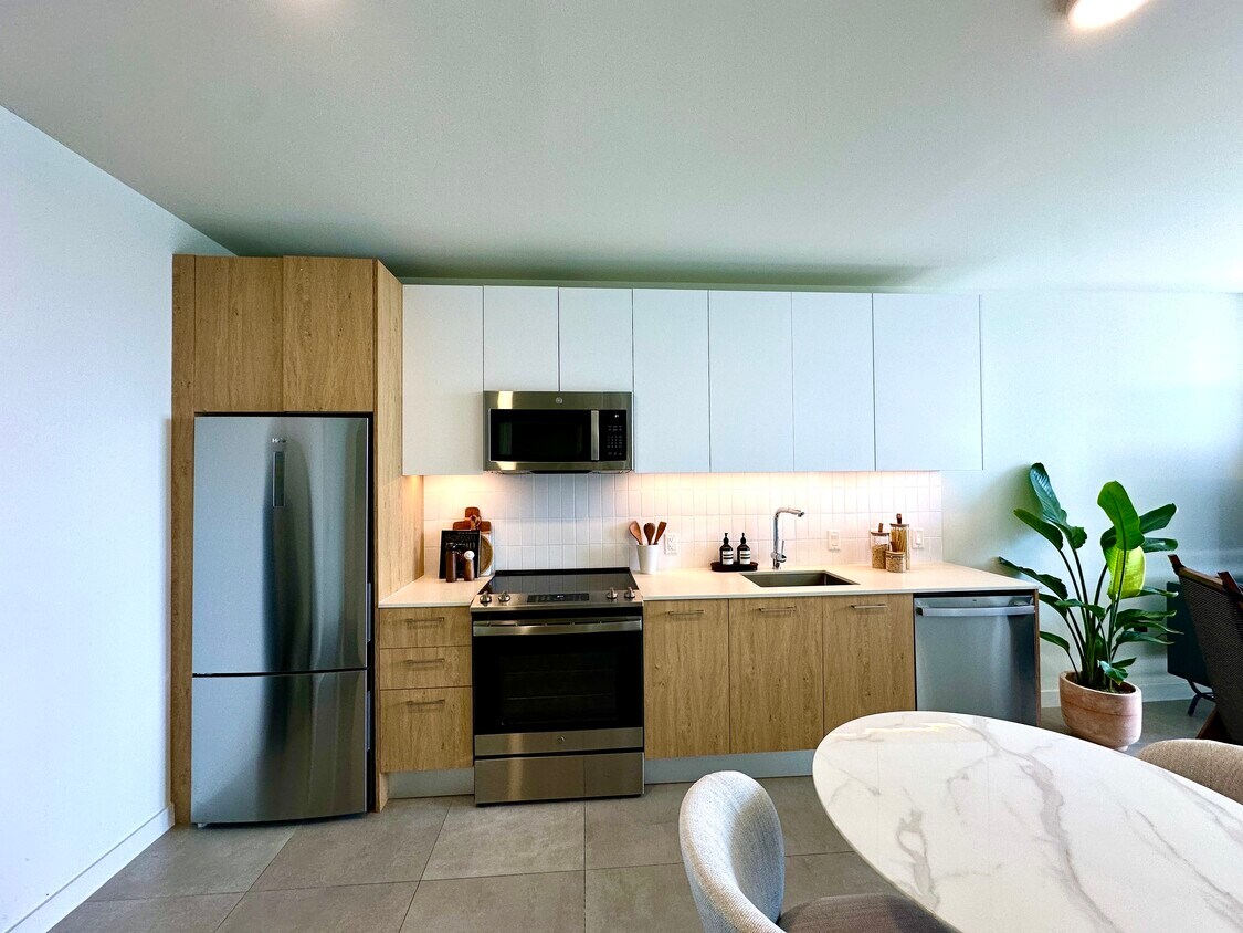 Foto principal - 337 NW 31st St