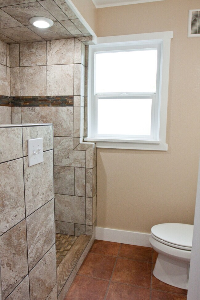 Foto del edificio - 12 S Elm St