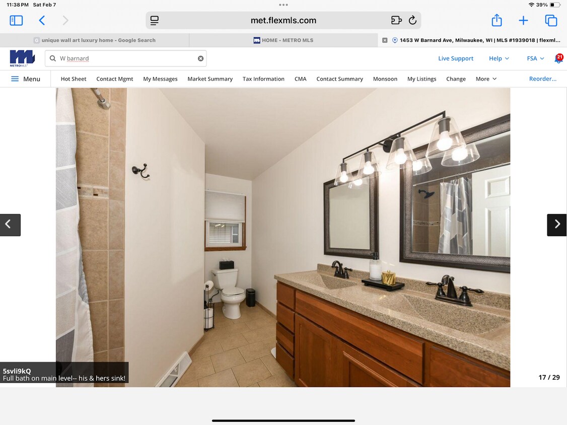 Building Photo - 1453 W Barnard Ave