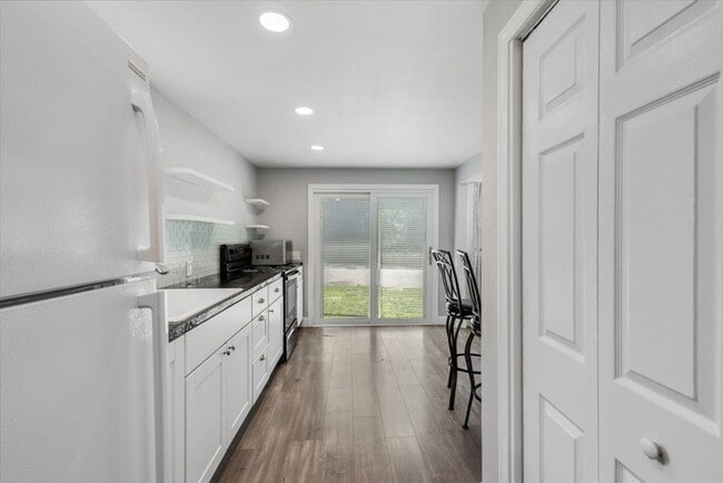 Building Photo - 32 Jerry Way