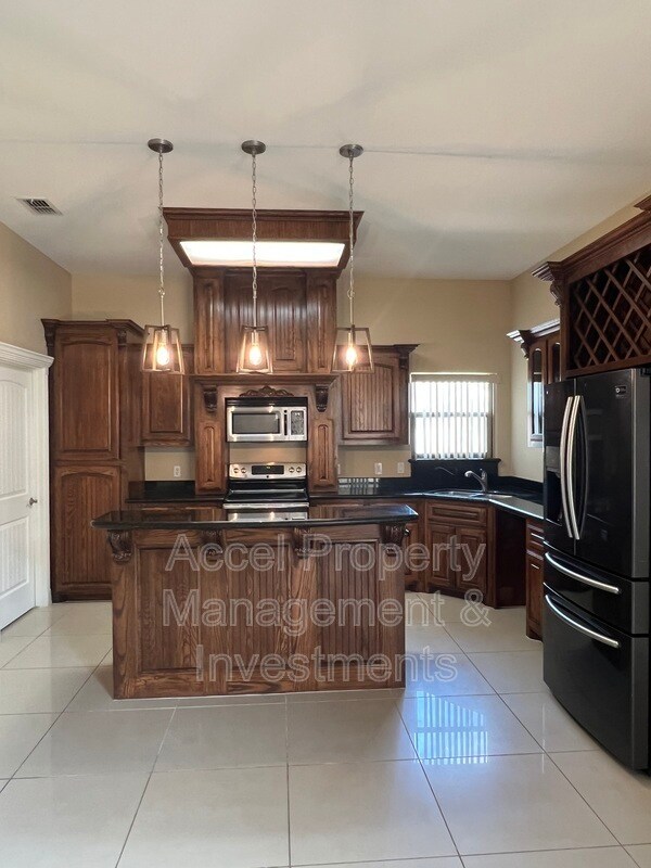 Foto del edificio - 2110 E 21st St