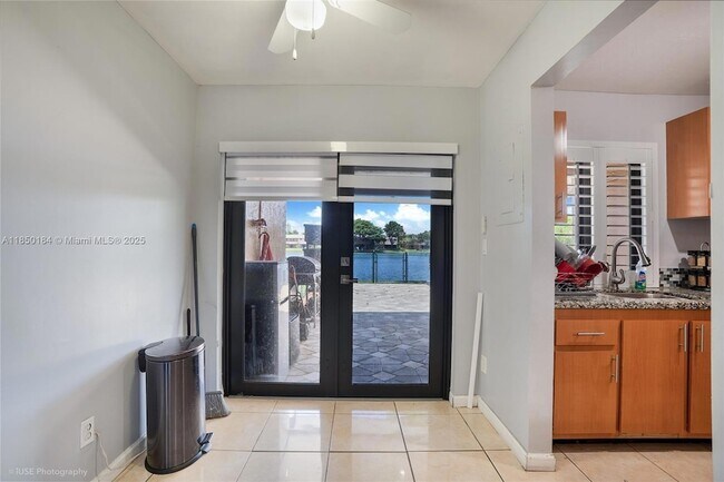Foto del edificio - 10425 NW 3rd St