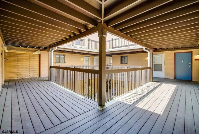 Building Photo - 600 Pacific Ave