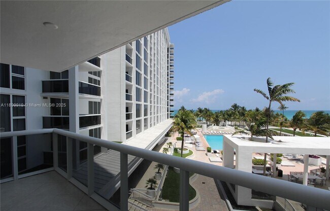 Foto del edificio - 10275 Collins Ave