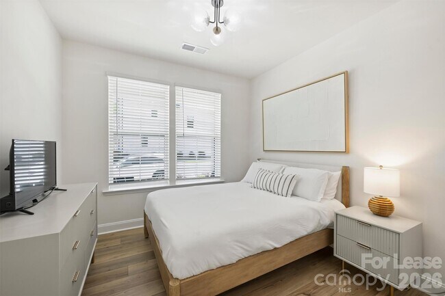 Foto del edificio - 3024 Red Cardinal Ln