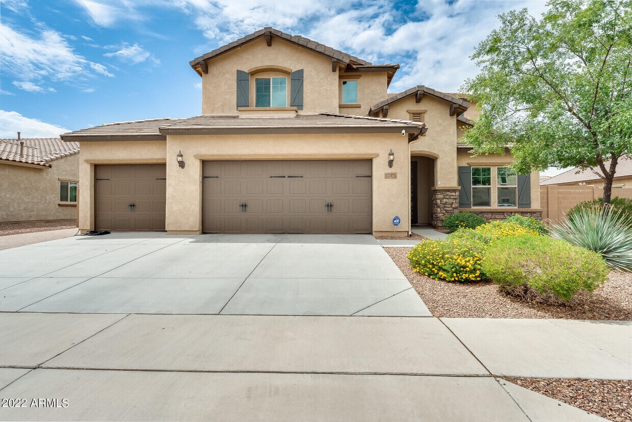 17175 W Hedgehog Pl, Surprise, AZ 85387 House for Rent in Surprise