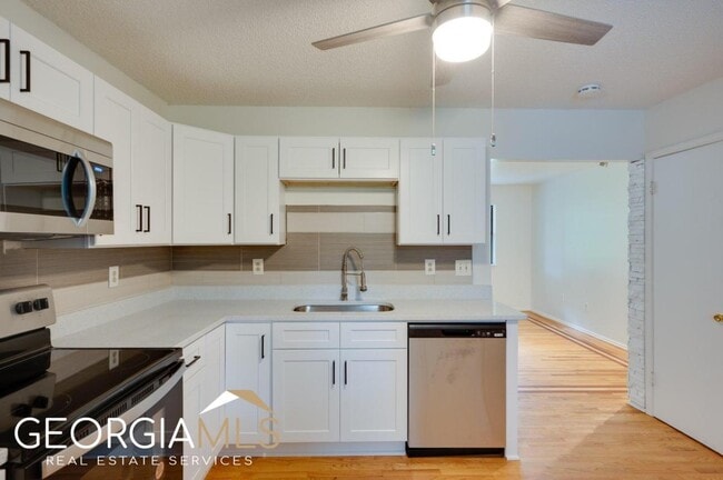 Building Photo - 4190 Bowers Pointe Dr SW