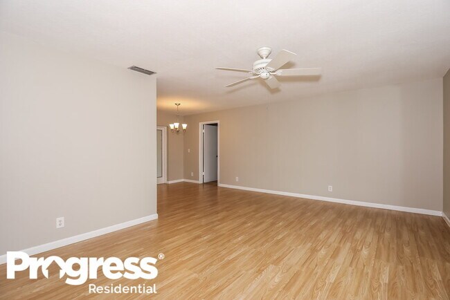 Foto del edificio - 12695 Westport Cir