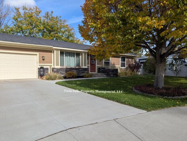 Foto del edificio - 548 Park Meadows Cir
