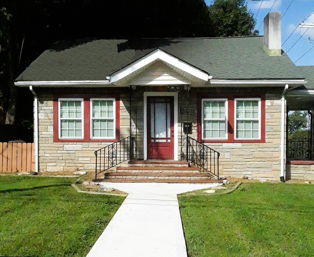 601 W Glenwood Ave, Knoxville, TN 37917 House Rental in Knoxville, TN