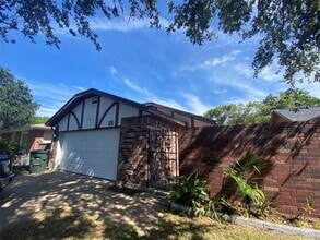 Building Photo - 25 Tradewinds Dr