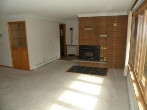 Building Photo - 1357 Roselawn Ave W