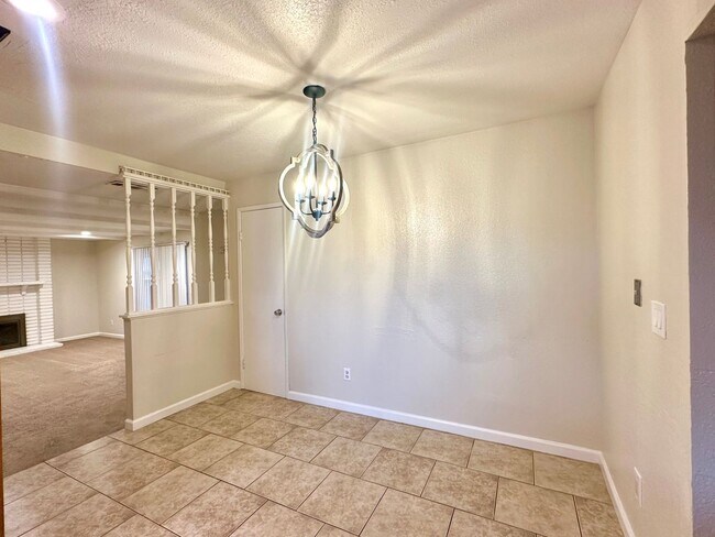 Building Photo - $3,690 / 4 BR - 2194 S.F. - VERY NICE CENT...