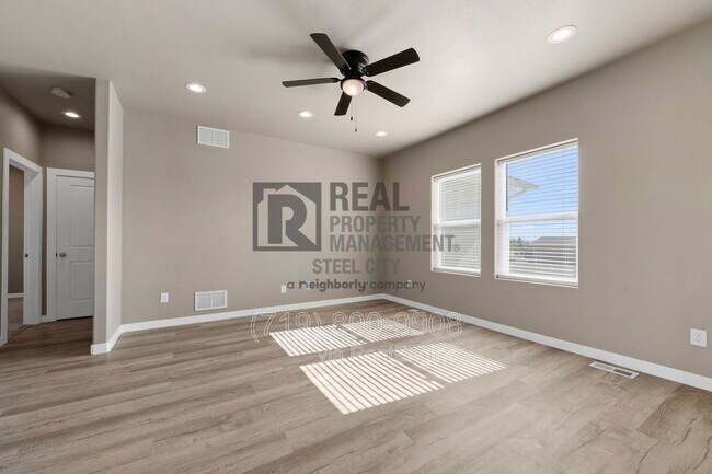 Foto del edificio - 295 W Acorn Dr