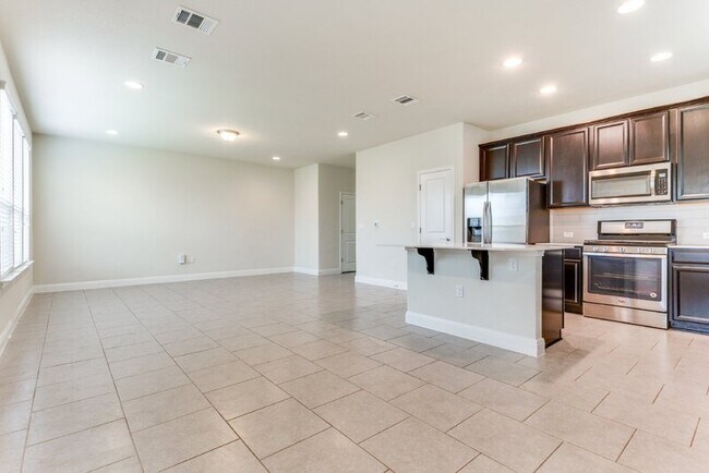 Building Photo - 14006 Osmarea Dr