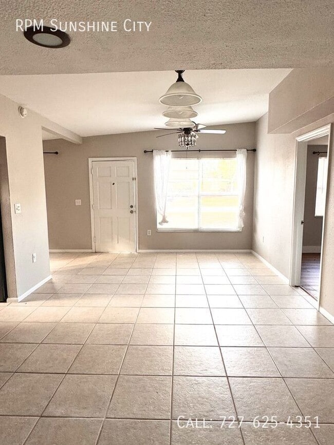 Foto del edificio - 8184 Rose Terrace