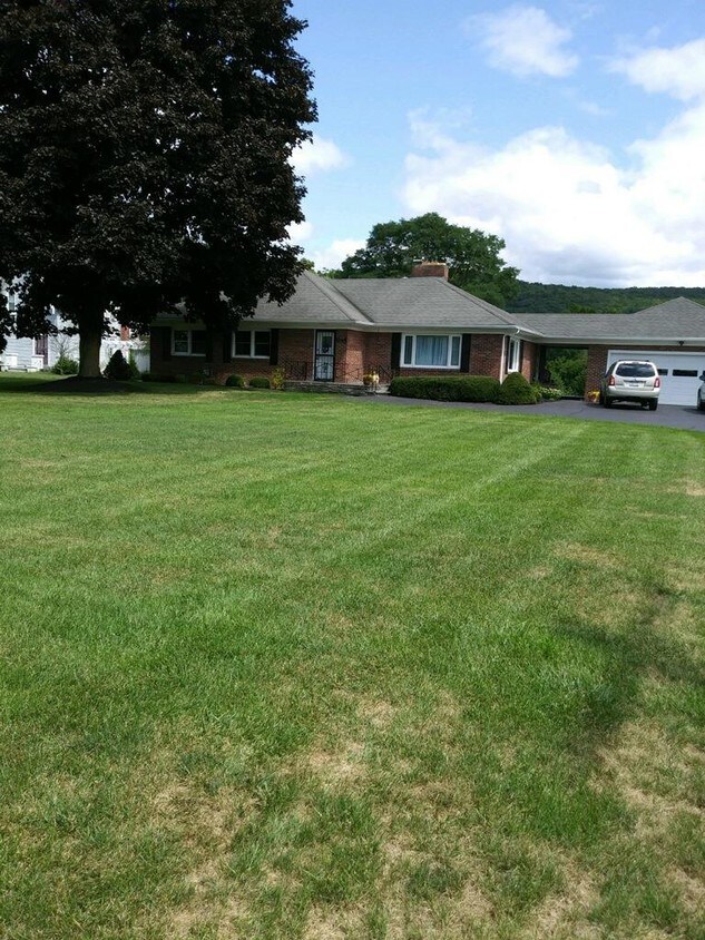 1015 S Main St, Horseheads, NY 14845 House for Rent in 1015 S Main St, Horseheads, NY 14845 House for Rent in
