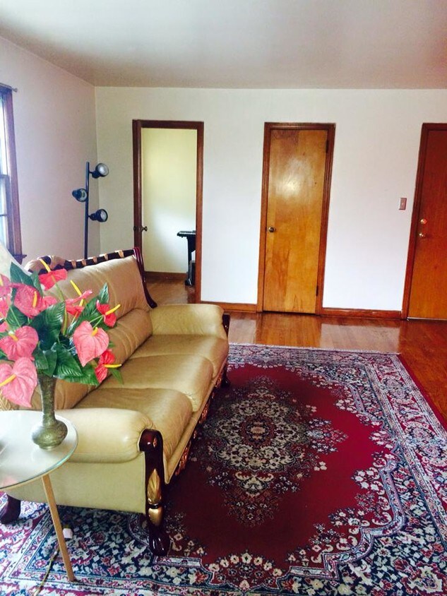 Foto principal - 105 Woodland Ave