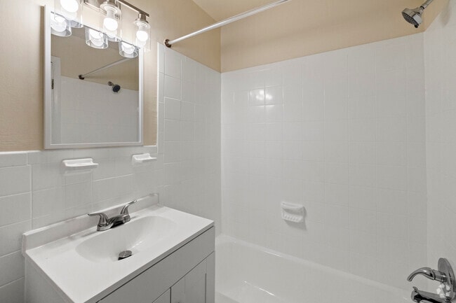 Interior Photo - 101 North Ripley Apartments