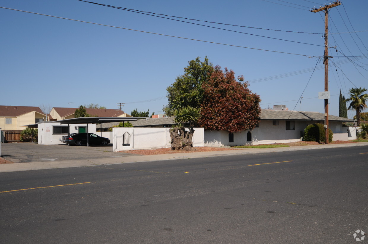 Building Photo - 3013 10th St