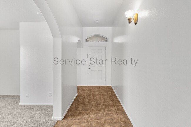 Building Photo - 3021 W Grenadine Rd
