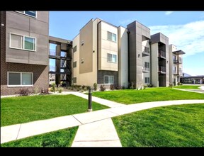Building Photo - 631 E 180 N
