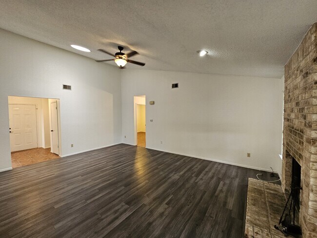Building Photo - 12701 Europa Ln
