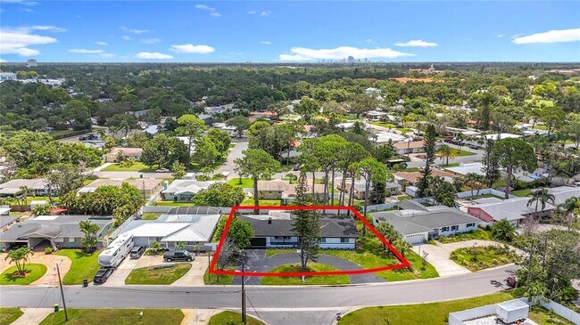 Foto del edificio - 1216 Robin Rd S