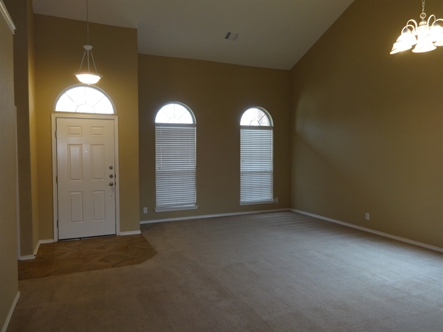 Building Photo - 2611 Lyra Cove