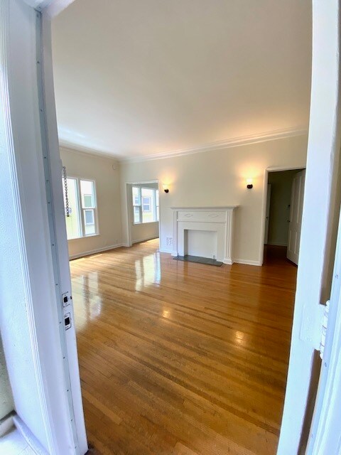 Primary Photo - 837 N Alfred St