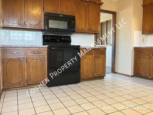 Building Photo - Comfy and Clean with Large Kitchen