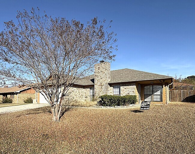 Building Photo - 2325 Tiffany Dr