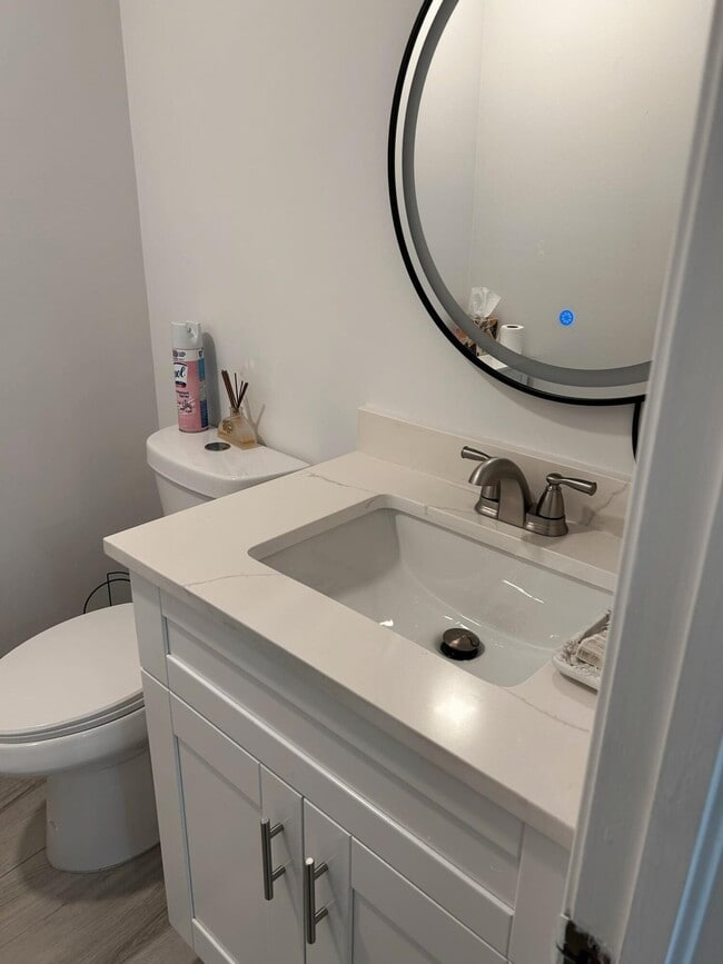 Building Photo - 369 Waterside Dr