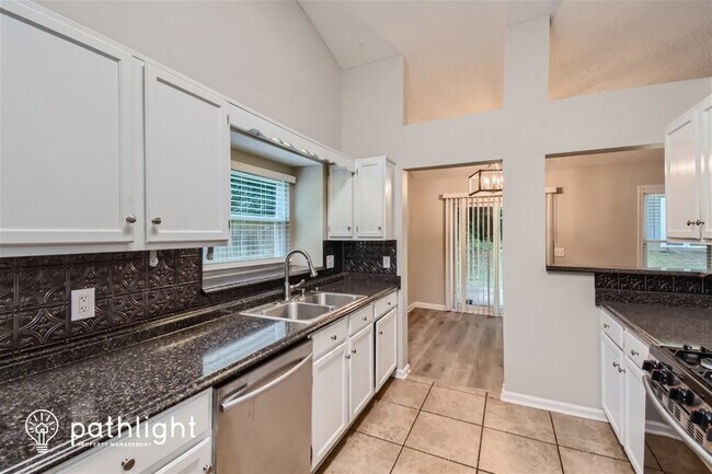 Building Photo - 3820 Forsythia Way