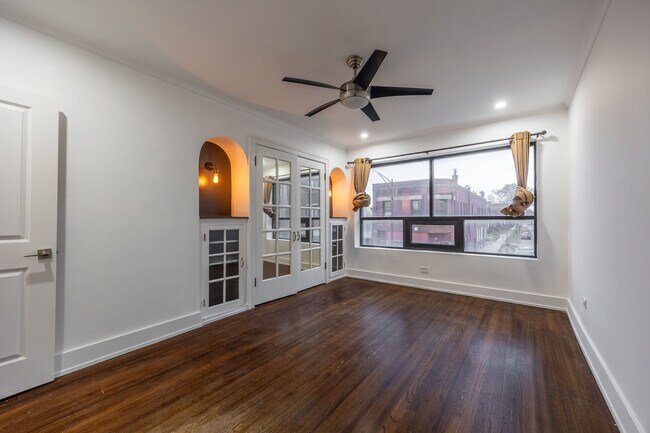 Building Photo - 3716 W Belmont Ave