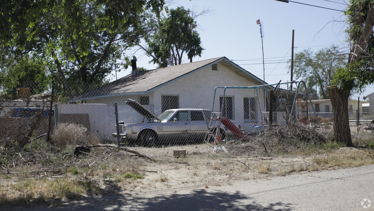 Building Photo - 11852 Hardy Ave