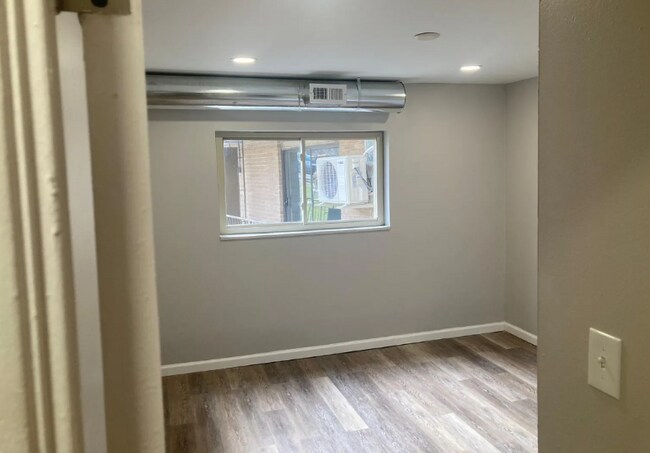 Foto del edificio - 17500 Euclid Ave